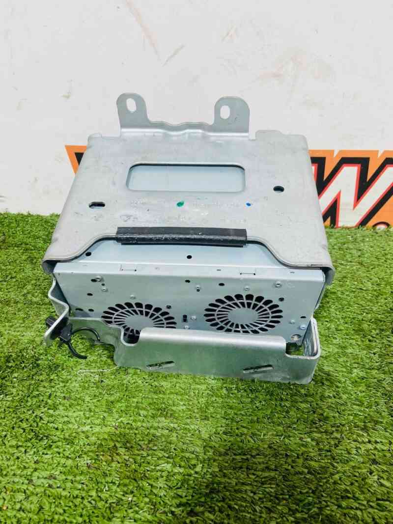 LR110522 Radio entertainment system Range Rover Sport L494 (2014-2022) Used - Image 26