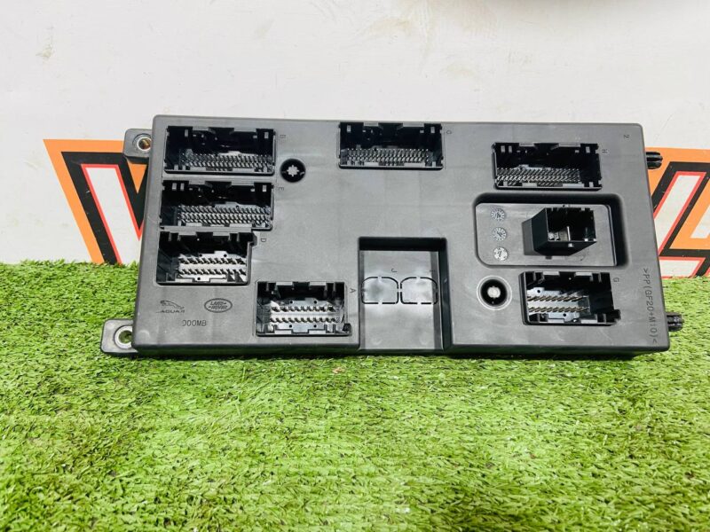LR125944 Fuse Box Land Rover Discovery 5 L462 (2017-) Used - Image 13