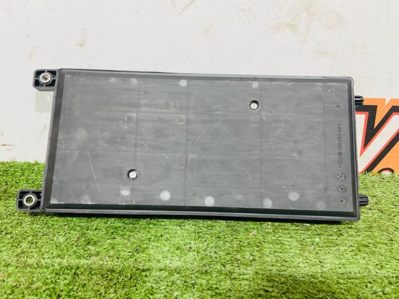 LR125944 Fuse Box Land Rover Discovery 5 L462 (2017-) Used - Image 14