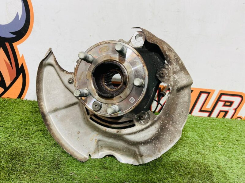 LR140538 Steering knuckle (pin) front right Range Rover Evoque New L551 (2019-) Used cost 350 € in stock 3 pcs.