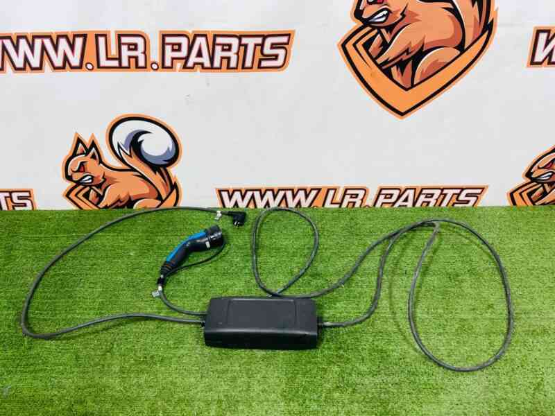 T4A44781 Jaguar I-Pace X590 (2018-) Battery Charger Used cost 275 € in stock 1 pcs.