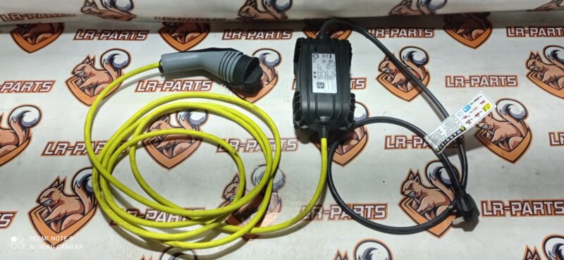 T4A44781 Jaguar I-Pace X590 (2018-) Battery Charger Used cost 275 € in stock 1 pcs.