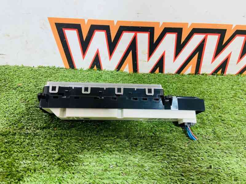 T4K10107 Jaguar I-Pace X590 (2018-) Suspension Switch Block Used cost 135 € in stock 1 pcs.
