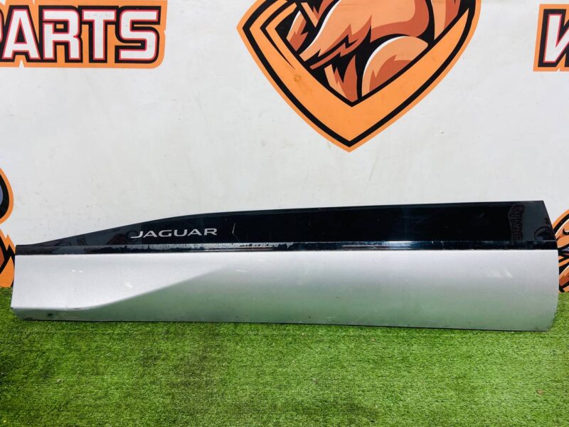 T4K10128LML Front left lower door molding Jaguar I-Pace X590 (2018-) Used - Image 14