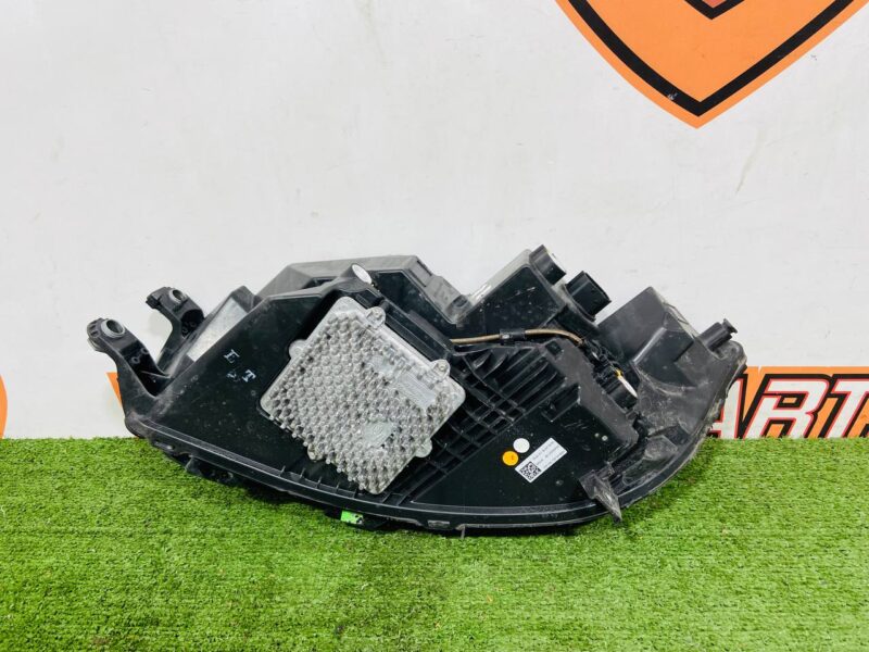 T4K11262 Right LED headlight Jaguar I-Pace X590 (2018-) Used cost 1 150 € in stock 1 pcs.