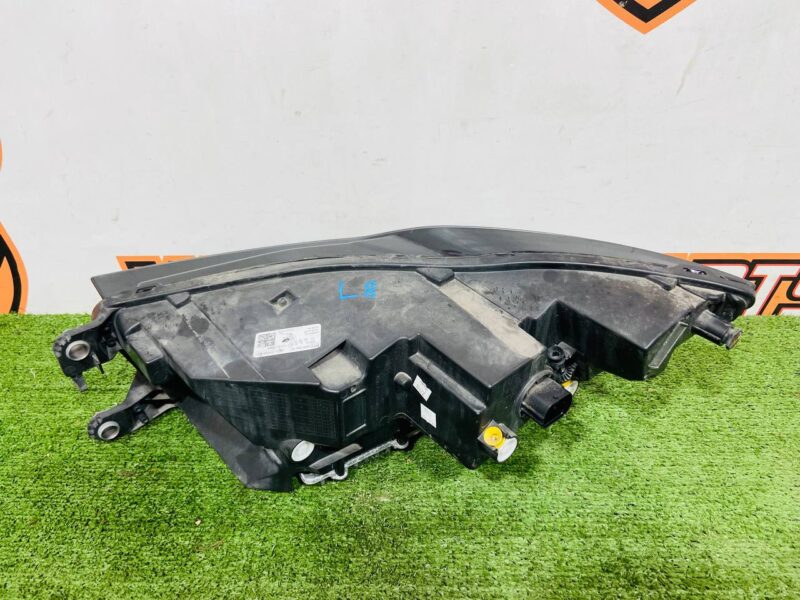 T4K11262 Right LED headlight Jaguar I-Pace X590 (2018-) Used cost 1 150 € in stock 1 pcs.