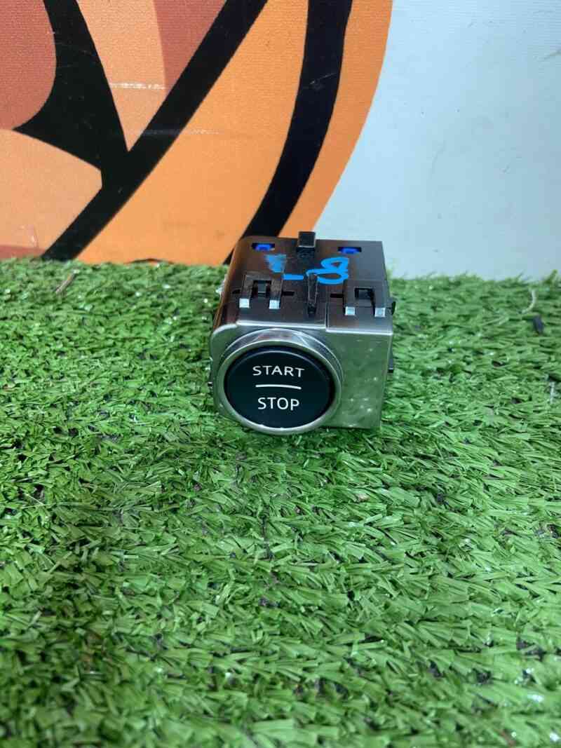 T4K1135 Start/stop button Jaguar I-Pace X590 (2018-) Used cost 60 € in stock 3 pcs.