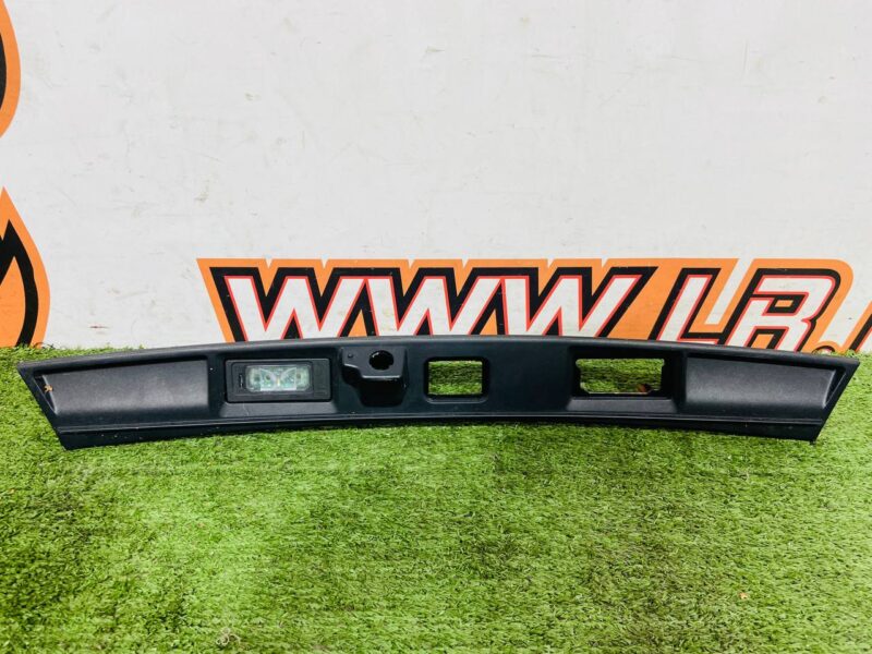T4K11997 Trunk lid molding Jaguar I-Pace X590 (2018-) Used cost 50 € in stock 1 pcs.