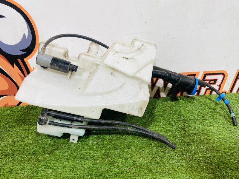 T4K1242 Jaguar I-Pace Windscreen Washer Reservoir (2018-) Used cost 70 € in stock 4 pcs.
