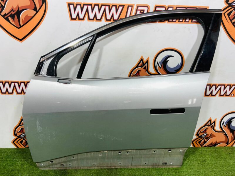 T4K1542 Front left door Jaguar I-Pace X590 (2018-) Used cost 650 € in stock 3 pcs.