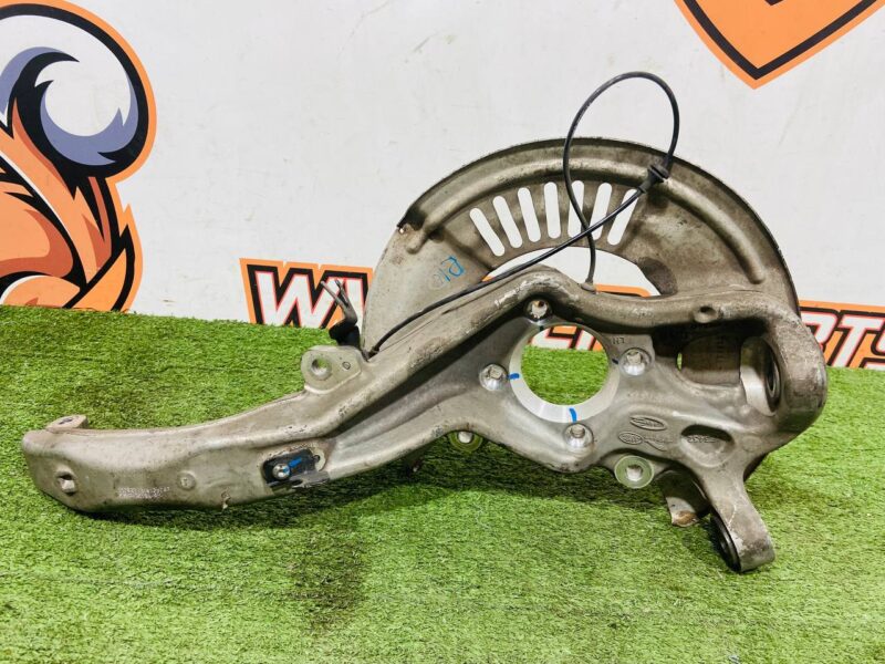 T4K16517 Steering knuckle (pin) front left Jaguar I-Pace X590 (2018-) Used cost 450 € in stock 1 pcs.