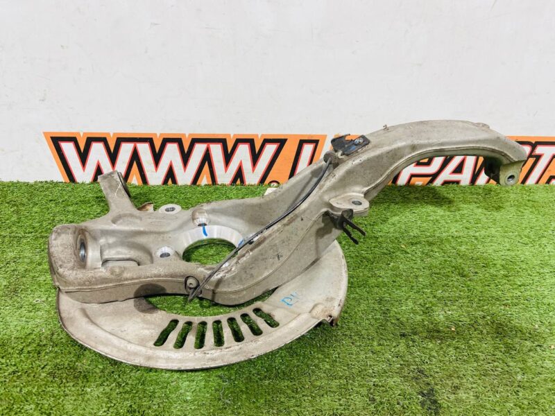 T4K16517 Steering knuckle (pin) front left Jaguar I-Pace X590 (2018-) Used cost 450 € in stock 1 pcs.