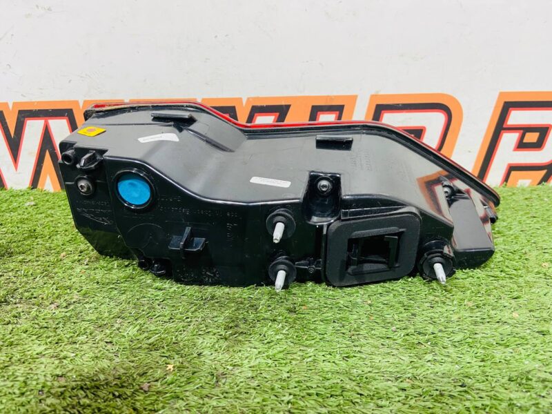 T4K16652 Rear left tail light Jaguar I-Pace (2018-) used cost 200 € in stock 4 pcs.