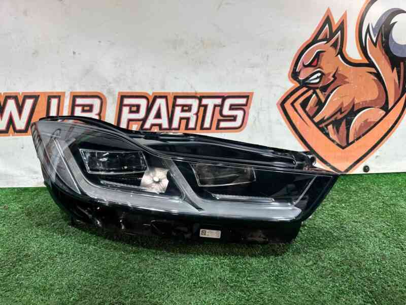 T4K18369 Headlight right Jaguar I-Pace X590 (2018-) Used cost 1 200 € in stock 1 pcs.