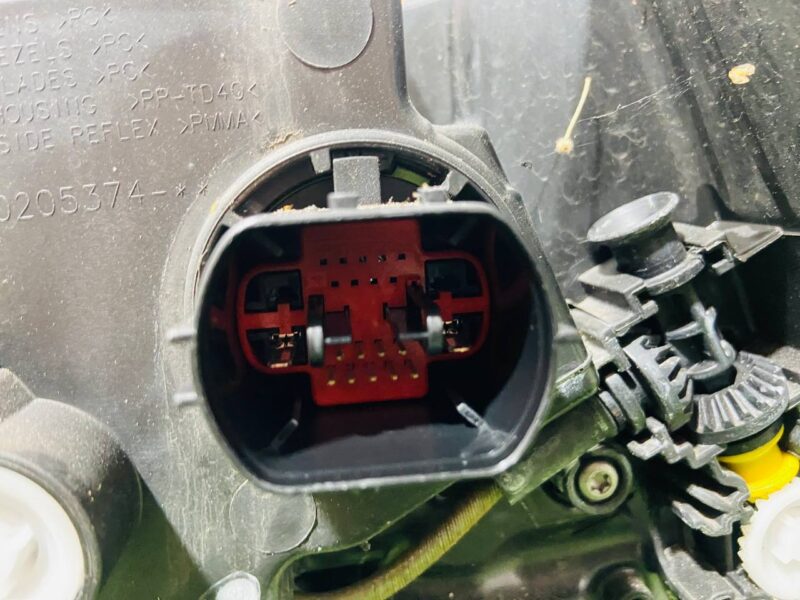 T4K18369 Headlight right Jaguar I-Pace X590 (2018-) Used cost 1 200 € in stock 1 pcs.
