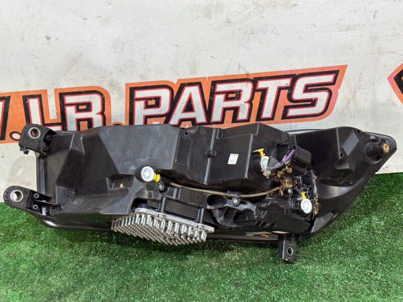 T4K18369 Headlight right Jaguar I-Pace X590 (2018-) Used cost 1 200 € in stock 1 pcs.