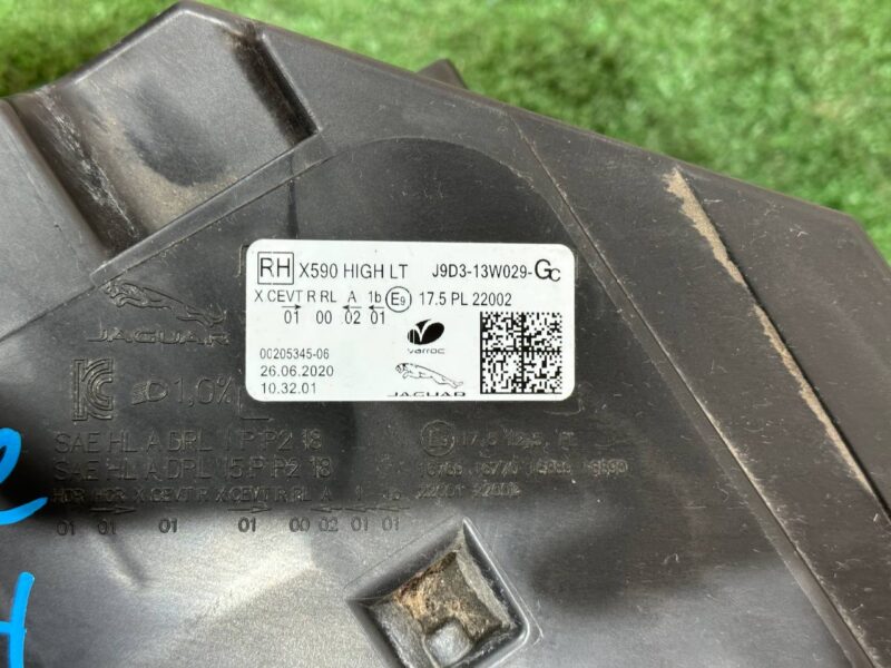 T4K18369 Headlight right Jaguar I-Pace X590 (2018-) Used cost 1 200 € in stock 1 pcs.