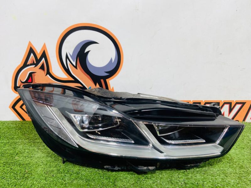 T4K18369 Headlight right Jaguar I-Pace X590 (2018-) Used cost 1 200 € in stock 1 pcs.