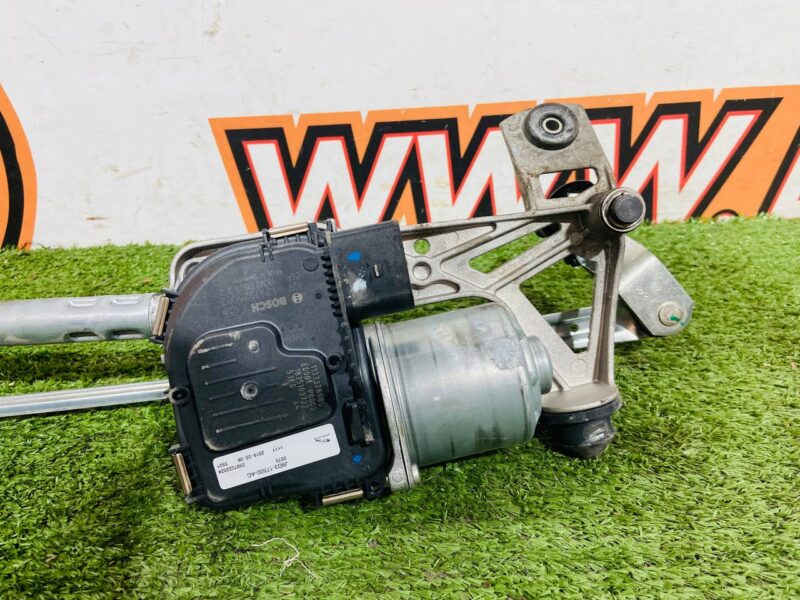 T4K2142 Windshield wiper motor Jaguar I-Pace X590 (2018-) Used cost 150 € in stock 5 pcs.