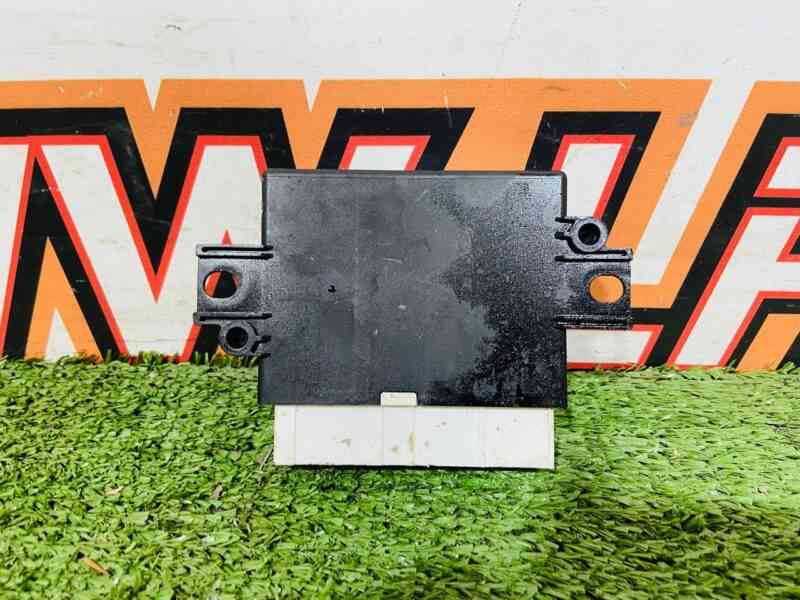 T4K3893 Parking Sensors Control Unit Jaguar I-Pace X590 (2018-) Used cost 150 € in stock 3 pcs.