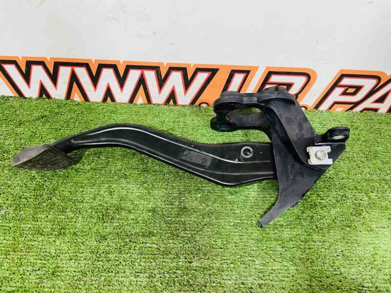 T4K3901 Brake pedal assembly Jaguar I-Pace X590 (2018-) Used cost 100 € in stock 5 pcs.