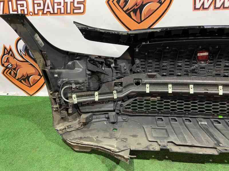 T4K5982LML Front bumper assembly 6 sensors Jaguar I-Pace X590 (2018-) Used cost 2 600 € in stock 2 pcs.