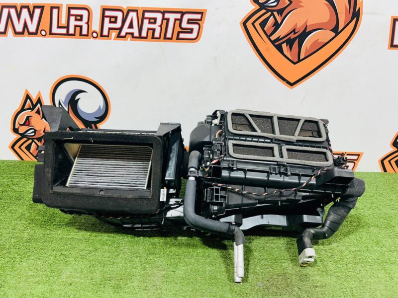 T4K6077 Heater (stove) assembly Jaguar I-Pace X590 (2018-) Used cost 200 € in stock 5 pcs.