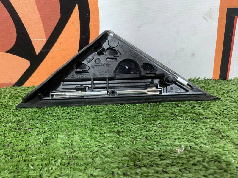 T4K9221 Front right door molding (corner) Jaguar I-Pace X590 (2018-) Used - Image 14