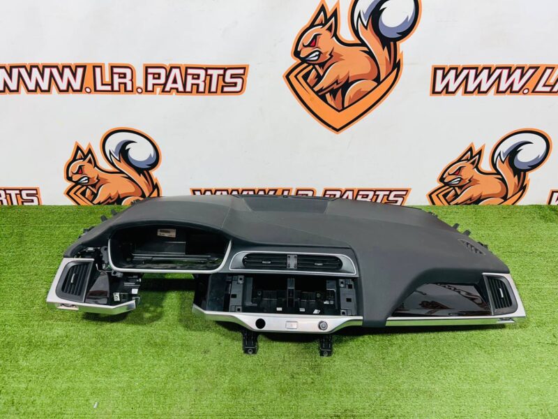 T4K9576PVJ Front panel (dashboard) complete Jaguar I-Pace X590 (2018-) Used cost 600 € in stock 1 pcs.