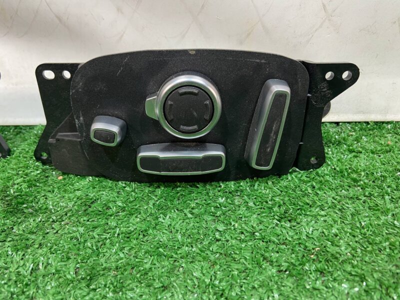 T4N23991 Electric seat adjustment switch left Jaguar I-Pace X590 (2018-) Used cost 80 € in stock 3 pcs.