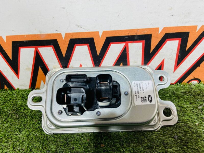 C2D49932 Voltage converter Jaguar F-Pace X761 (2017-) Used - Image 24