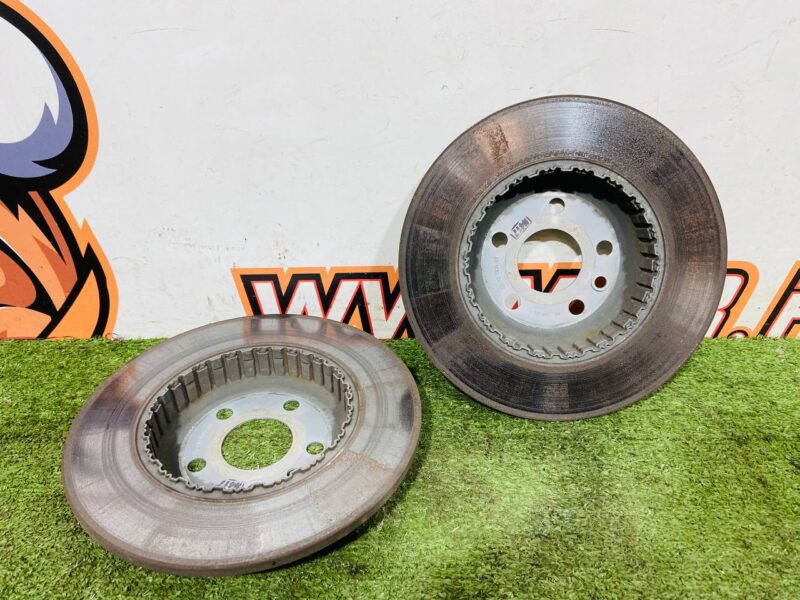 J9C18540 Rear brake disc 300mm Jaguar E-Pace X540 (2017-) Used cost  € in stock 6 pcs.