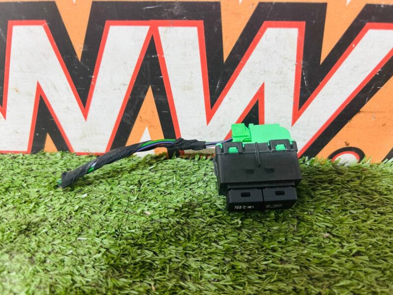 J9C23140 Switch Jaguar E-Pace X540 (2017-) Used cost  € in stock 1 pcs.