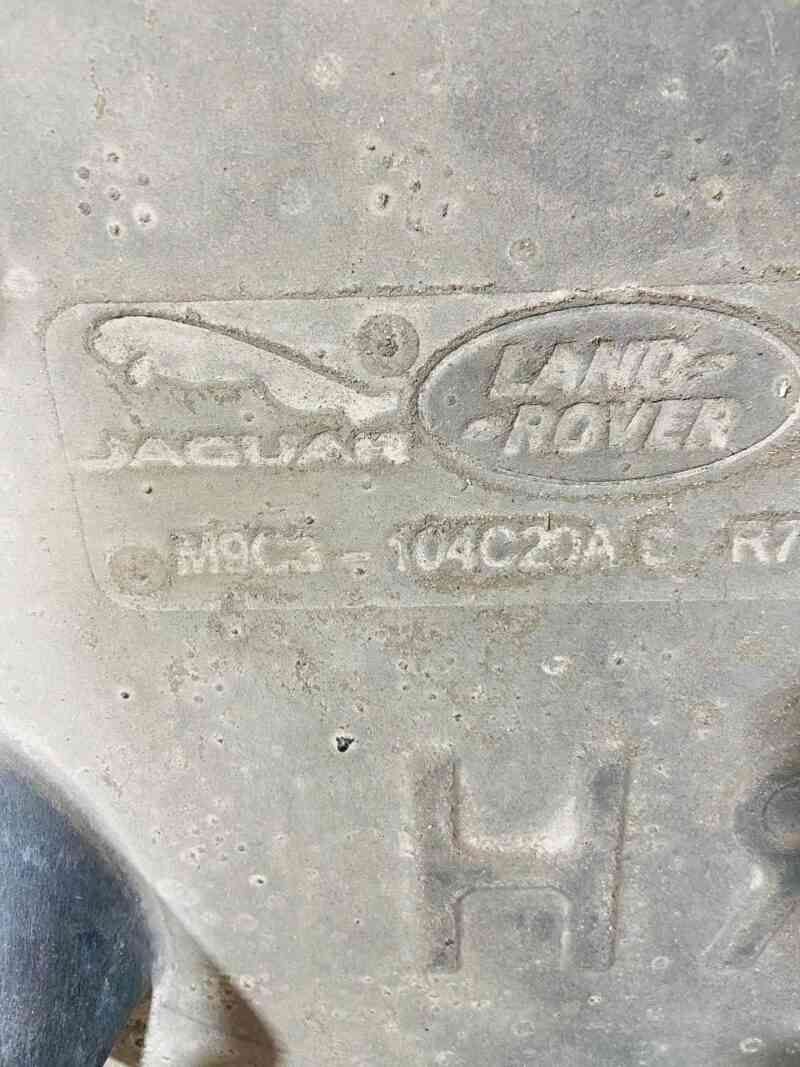 J9C24625 Underbody protection right Jaguar E-Pace X540 (2017-) Used cost 100 € in stock 1 pcs.