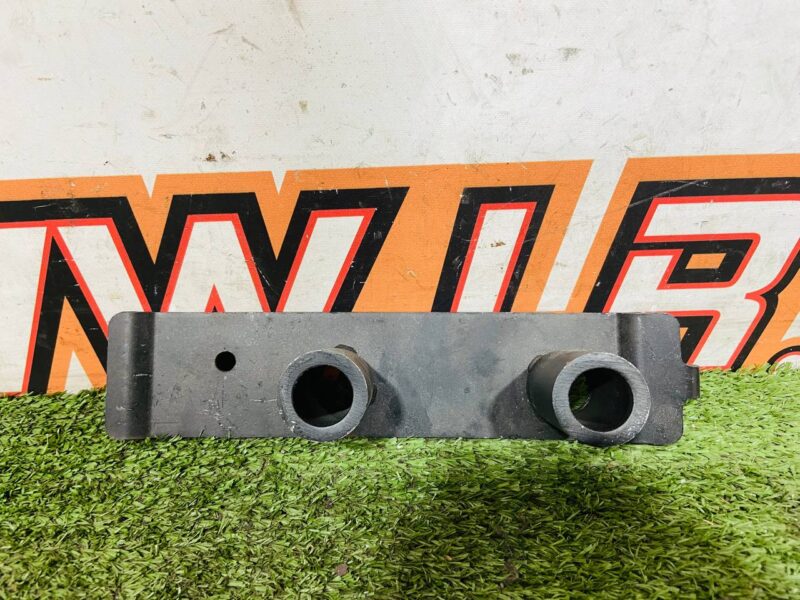 J9C29715 Jaguar E-Pace X540 (2017-) Rear Floor Bracket Used cost  € in stock 2 pcs.