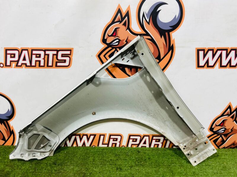 LR044231 Front right fender Range Rover Sport L494 (2014-2022) USED cost 177 € in stock 4 pcs.
