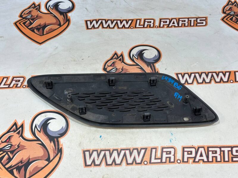 LR052980 Hood deflector right Range Rover Sport L494 (2014-2022) Used cost 85 € in stock 1 pcs.
