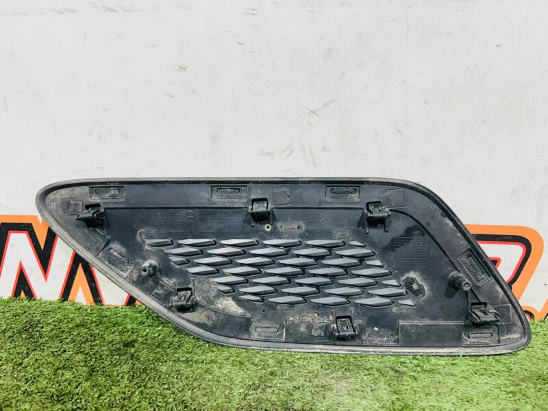 LR052980 Hood deflector right Range Rover Sport L494 (2014-2022) Used cost 85 € in stock 1 pcs.