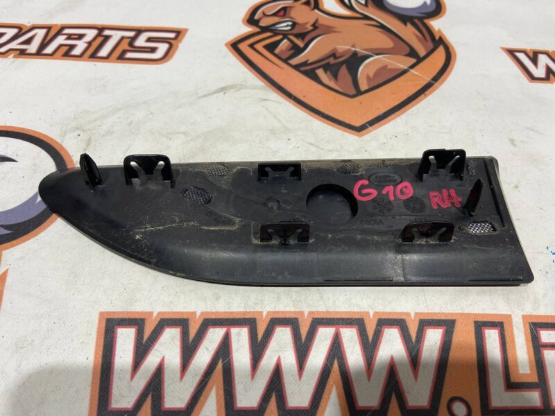 LR058535 Wing grille right Land Rover Discovery Sport L550 (2015-) used cost 75 € in stock 1 pcs.