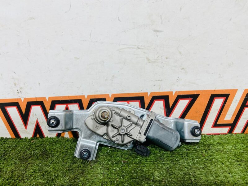 LR060921 Rear wiper motor for Land Rover Discovery Sport L550 2015- Used cost 50 € in stock 6 pcs.