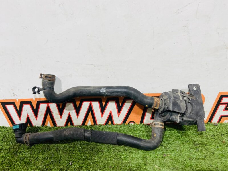 LR067228 Water Pump 3.0 Range Rover Sport L494 (2014-2022) Used - Image 13