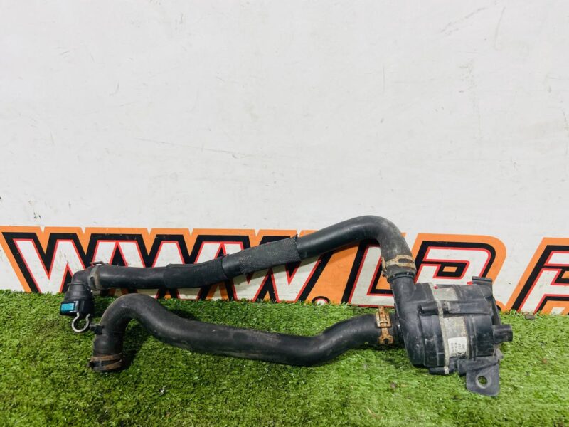 LR067228 Water Pump 3.0 Range Rover Sport L494 (2014-2022) Used - Image 14