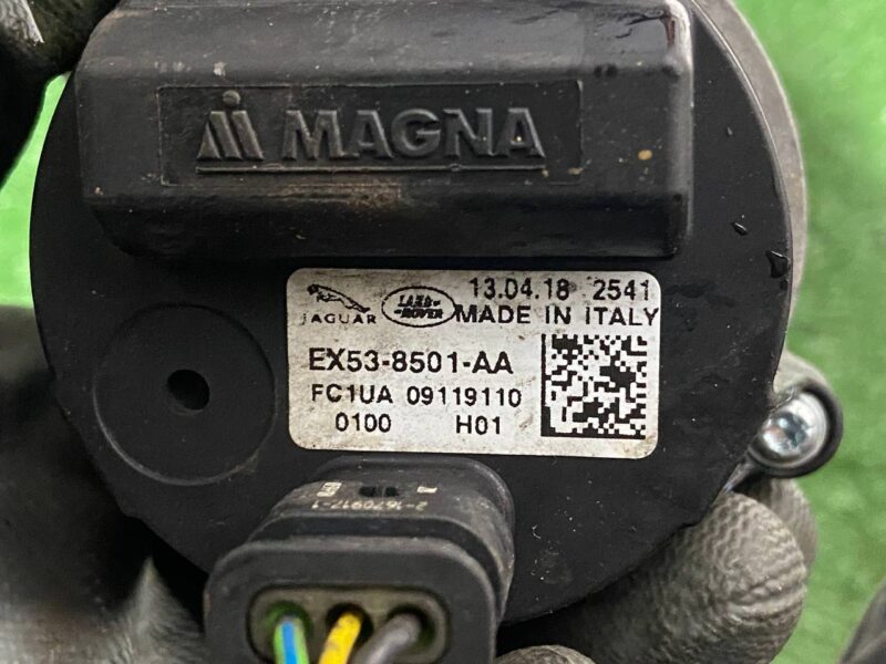 LR067228 Water Pump 3.0 Range Rover Sport L494 (2014-2022) Used cost 100 € in stock 2 pcs.