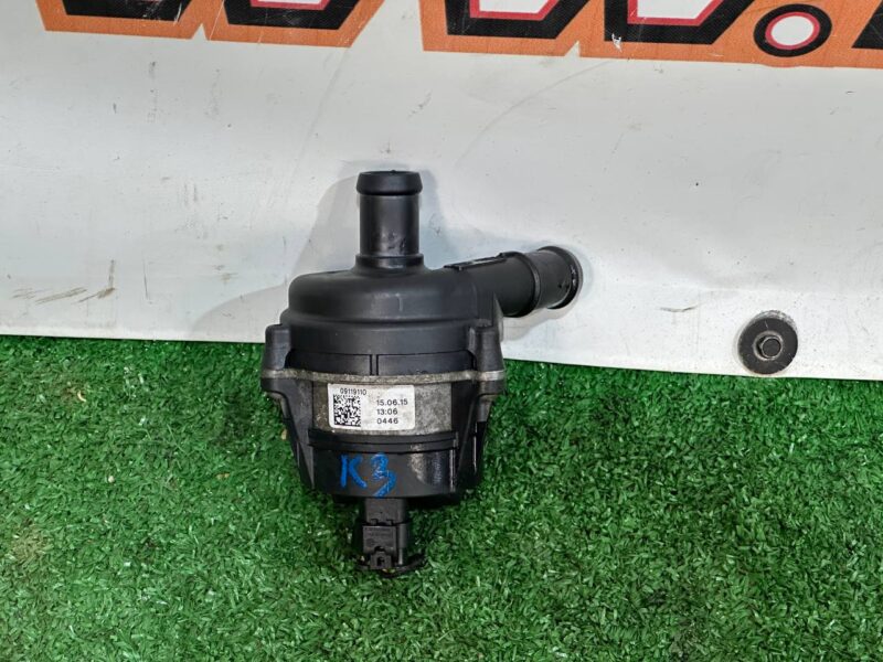 LR067228 Water Pump 3.0 Range Rover Sport L494 (2014-2022) Used cost 100 € in stock 2 pcs.