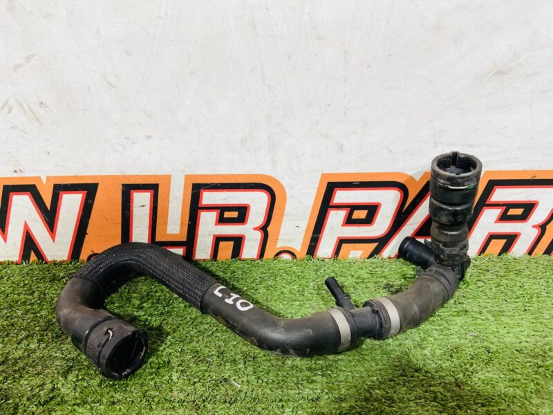 LR072039 Cooling system hose Land Rover Discovery Sport L550 (2015-) Used cost  € in stock 1 pcs.