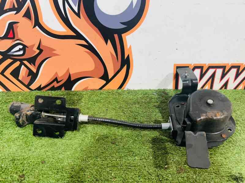 LR072506 Spare wheel winch Land Rover Discovery Sport L550 (2015-) Used cost  € in stock 1 pcs.