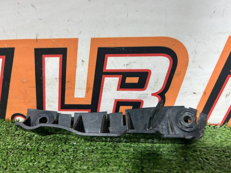 LR076777 Front bumper mounting bracket left Range Rover Sport L494 (2014-2022) Used cost 7 € in stock 1 pcs.