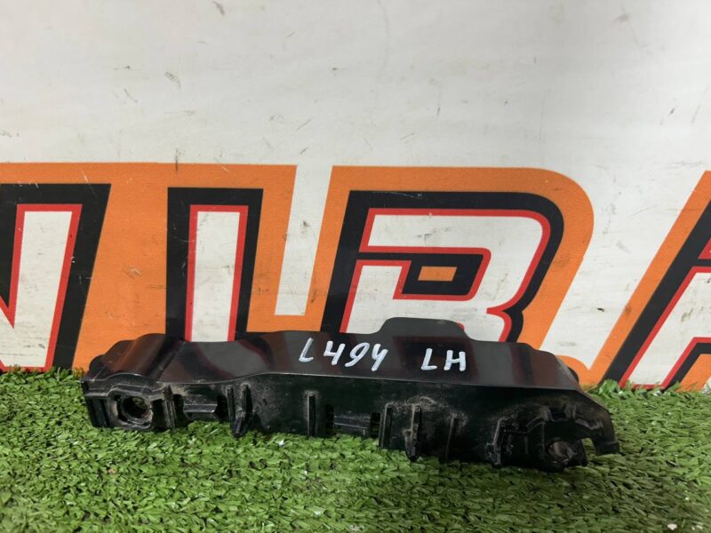 LR076777 Front bumper mounting bracket left Range Rover Sport L494 (2014-2022) Used cost 7 € in stock 1 pcs.