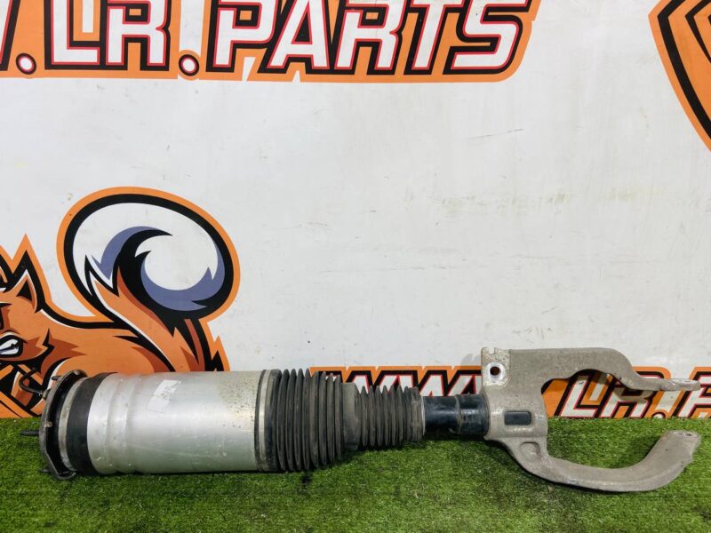LR081564 Shock absorber front left Land Rover Discovery 5 L462 (2017-) Used - Image 12