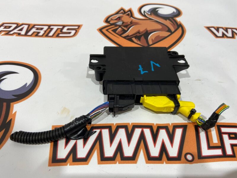 LR081963 Parking Sensor Control Unit Land Rover Discovery Sport L550 (2015-) Used cost 100 € in stock 2 pcs.